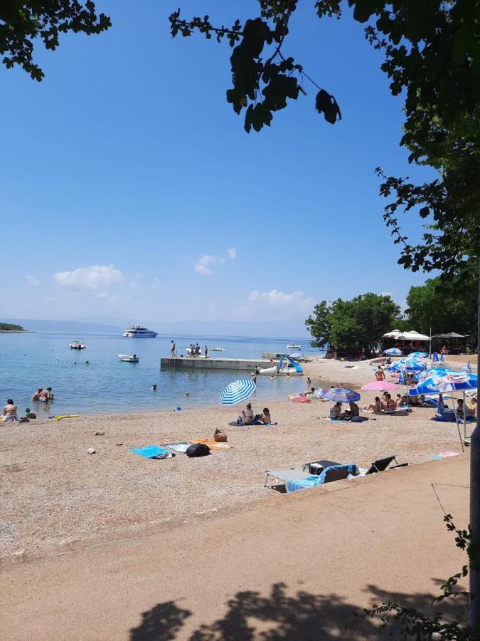 Njivice, Otok Krk, Apartman Dora Exterior photo
